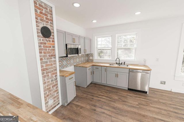 622 W Whitney Avenue, Albany, GA 31701