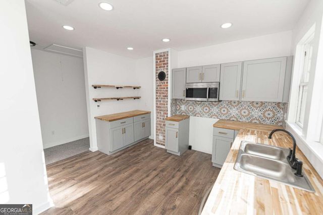 622 W Whitney Avenue, Albany, GA 31701