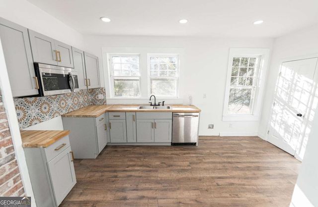 622 W Whitney Avenue, Albany, GA 31701