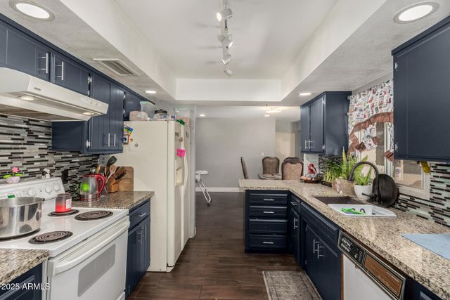 3033 W NORTHVIEW Avenue, Phoenix, AZ 85051