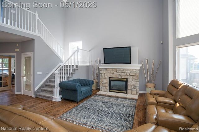 542 Bay Pointe Drive, Oxford, MI 48371
