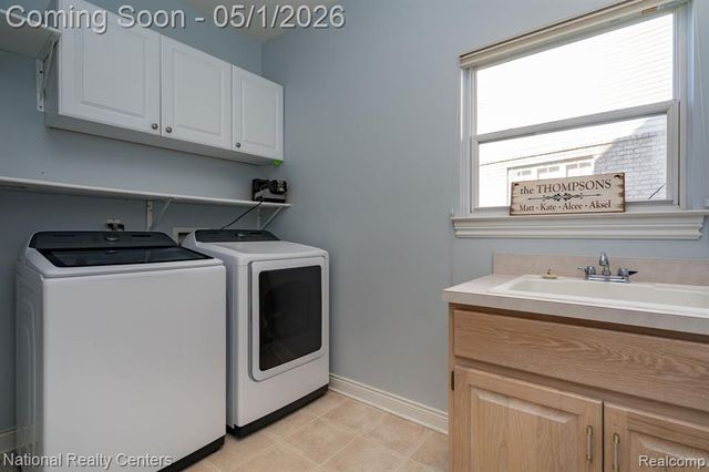 542 Bay Pointe Drive, Oxford, MI 48371
