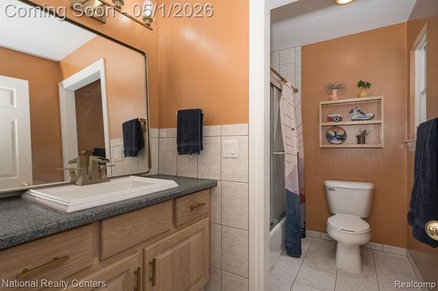 542 Bay Pointe Drive, Oxford, MI 48371