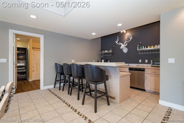 542 Bay Pointe Drive, Oxford, MI 48371
