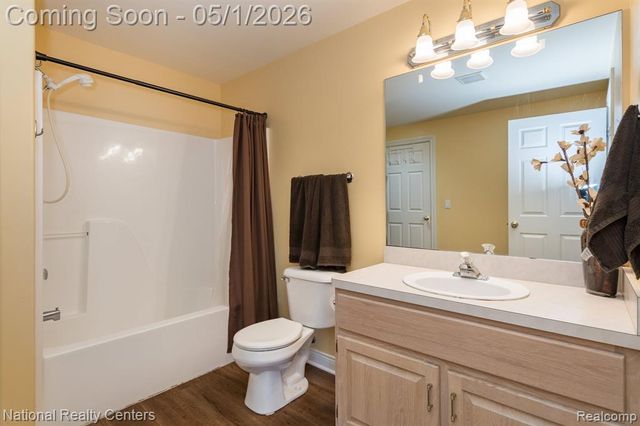 542 Bay Pointe Drive, Oxford, MI 48371