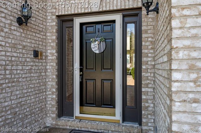 542 Bay Pointe Drive, Oxford, MI 48371