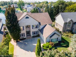 542 Bay Pointe Drive, Oxford, MI 48371