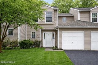 34 S Pointe Circle, Tinton Falls, NJ 07753