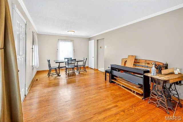 1095 Saint Matthew Drive, Florissant, MO 63031