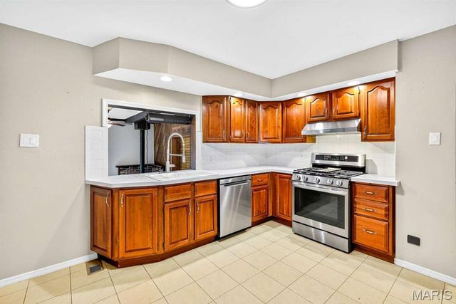 1095 Saint Matthew Drive, Florissant, MO 63031