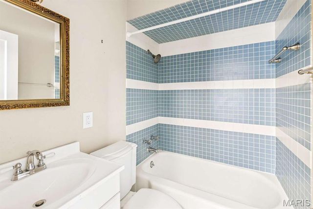 1095 Saint Matthew Drive, Florissant, MO 63031