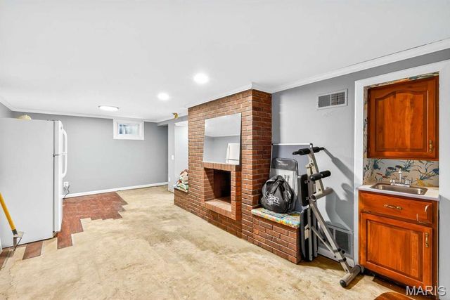 1095 Saint Matthew Drive, Florissant, MO 63031