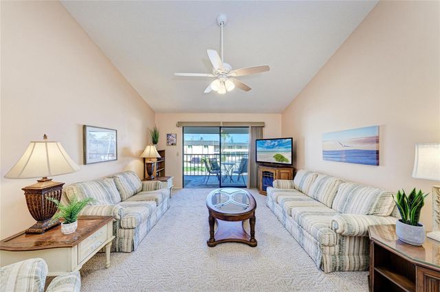 525 BARCELONA AVENUE 207, Venice, FL 34285