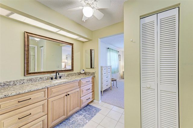 525 BARCELONA AVENUE 207, Venice, FL 34285