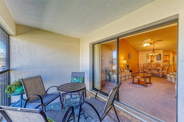 525 BARCELONA AVENUE 207, Venice, FL 34285