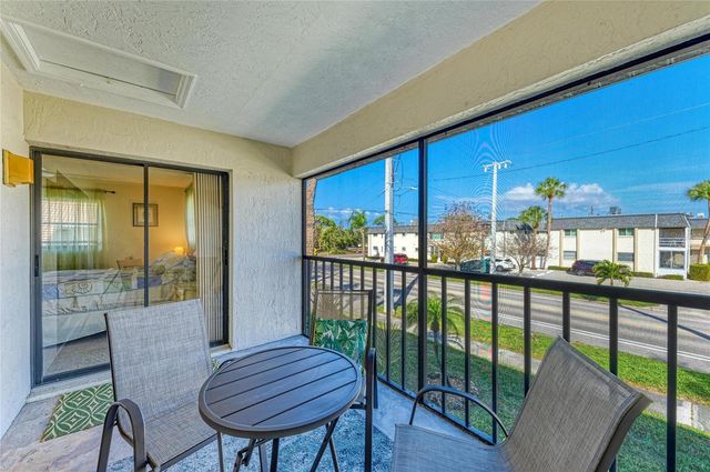 525 BARCELONA AVENUE 207, Venice, FL 34285