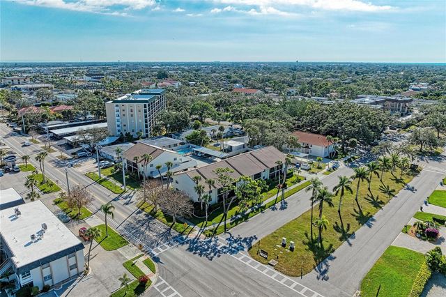 525 BARCELONA AVENUE 207, Venice, FL 34285