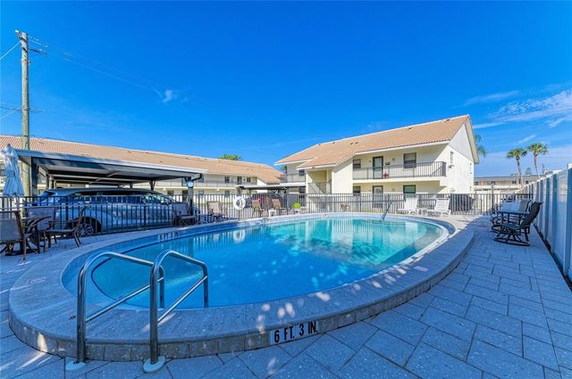 525 BARCELONA AVENUE 207, Venice, FL 34285