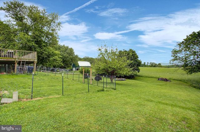 991 LAURICH DR, Chambersburg, PA 17202