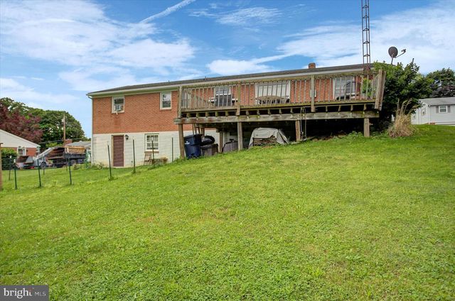 991 LAURICH DR, Chambersburg, PA 17202