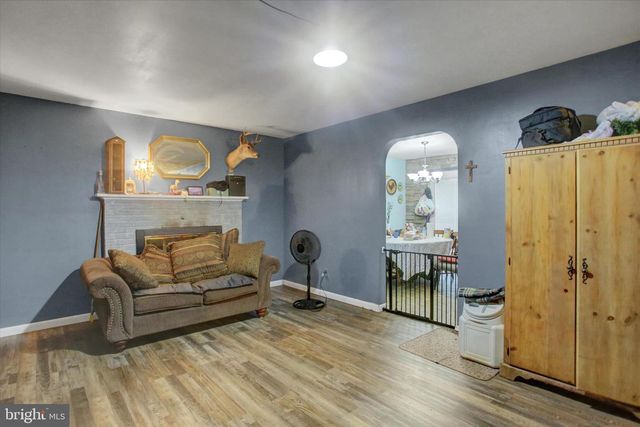 991 LAURICH DR, Chambersburg, PA 17202