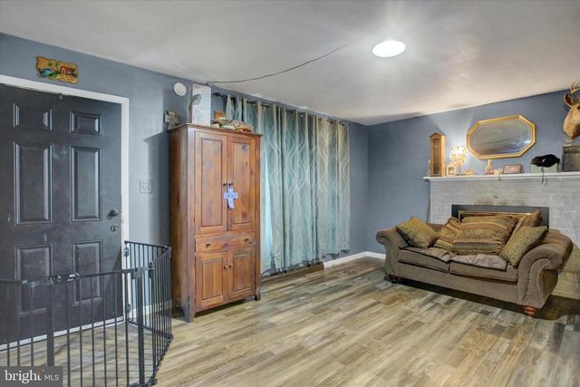 991 LAURICH DR, Chambersburg, PA 17202