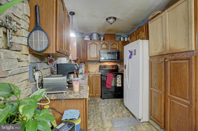 991 LAURICH DR, Chambersburg, PA 17202