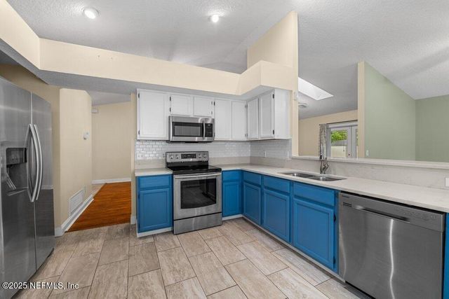 2038 ST MARTINS Drive W, Jacksonville, FL 32246