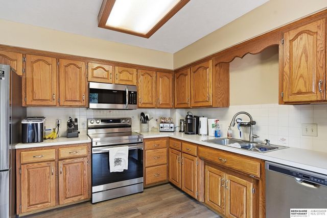 12673 Kansas Avenue, Omaha, NE 68164