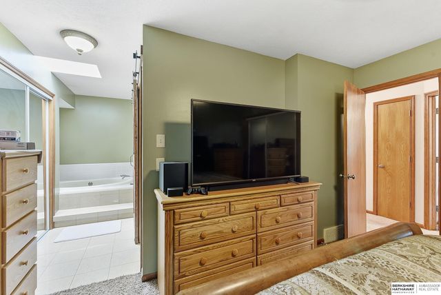12673 Kansas Avenue, Omaha, NE 68164