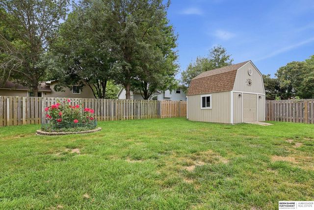 12673 Kansas Avenue, Omaha, NE 68164