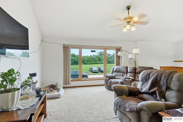 12673 Kansas Avenue, Omaha, NE 68164