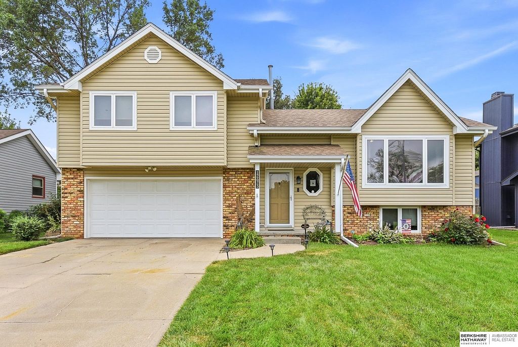 12673 Kansas Avenue, Omaha, NE 68164
