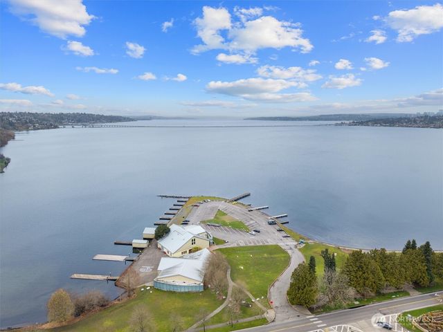 4233 S Bradford Street, Seattle, WA 98118