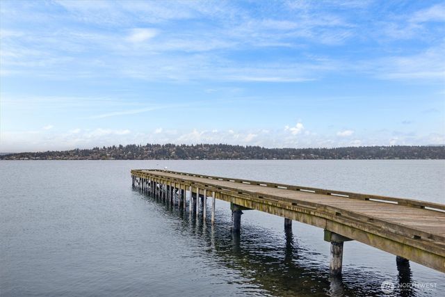 4233 S Bradford Street, Seattle, WA 98118