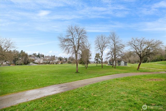 4233 S Bradford Street, Seattle, WA 98118