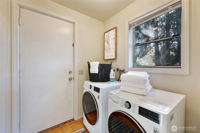 11142 8th Place S, Seattle, WA 98168