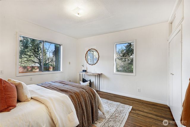 11142 8th Place S, Seattle, WA 98168