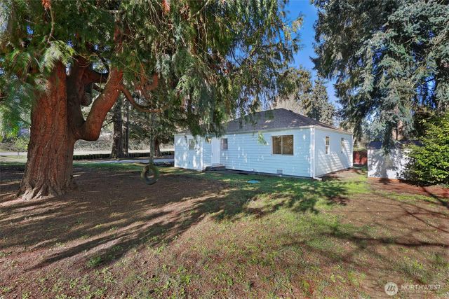 11142 8th Place S, Seattle, WA 98168