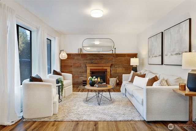 11142 8th Place S, Seattle, WA 98168