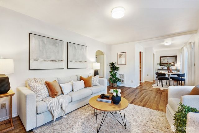 11142 8th Place S, Seattle, WA 98168