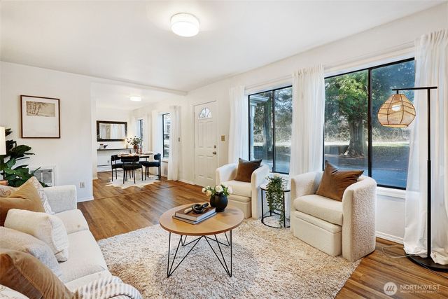 11142 8th Place S, Seattle, WA 98168