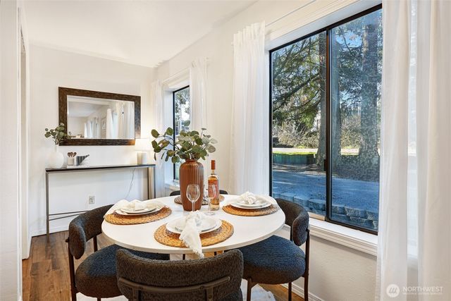 11142 8th Place S, Seattle, WA 98168