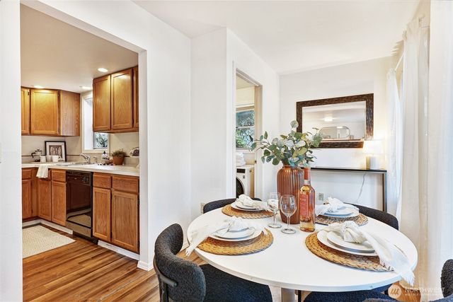 11142 8th Place S, Seattle, WA 98168