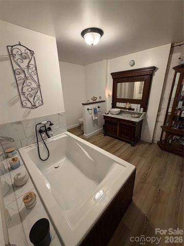 658 Upper Hanging Rock Road, Spruce Pine, NC 28777