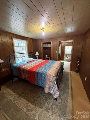 658 Upper Hanging Rock Road, Spruce Pine, NC 28777