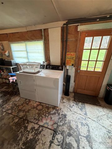 658 Upper Hanging Rock Road, Spruce Pine, NC 28777