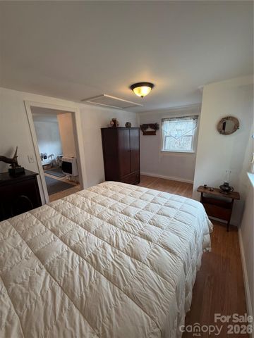 658 Upper Hanging Rock Road, Spruce Pine, NC 28777