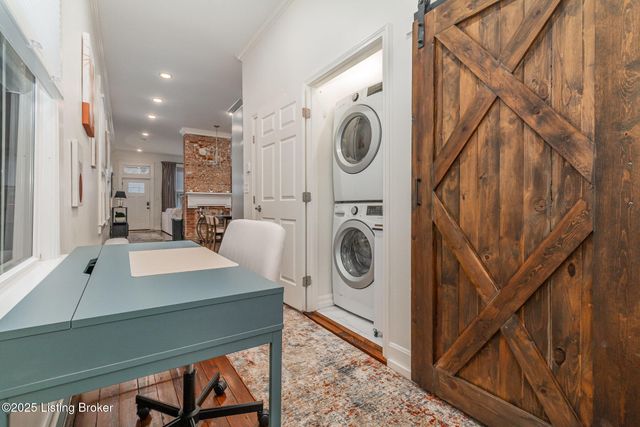 1122 E Burnett Ave, Louisville, KY 40217