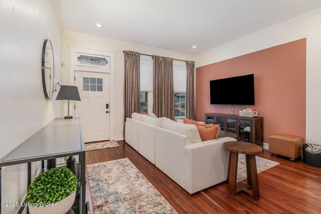 1122 E Burnett Ave, Louisville, KY 40217